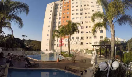Apto com 2 Condomínio Clube