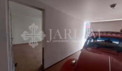CASA TÉRREA NO BAIRRO PAULICEIA (ÓTIMA LOCALIZAÇÃO), PODE SER USADA PARA FINS RESIDENCIAL E COMERCIAL
