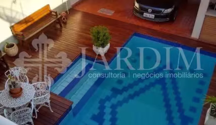 BELA CASA COM PISCINA
