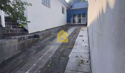 CASA PARA VENDA OU LOCAÇÃO NO JARDIM MARIA CECÍLIA EM SBC, 189m²