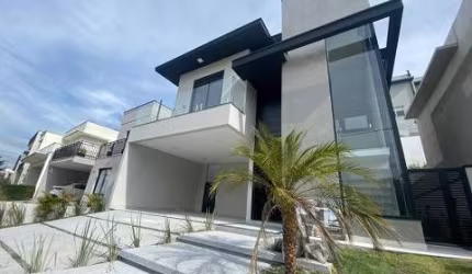 Linda Casa no Cond. Bella Cittá Faz. Rodeio sobrado p venda tem 232 m² com 4 suítes com PISCINA