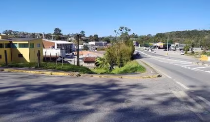 Casa/Galpão/Depósito/Armazém para venda possui 450 m² com 2 na MOGI-BERTIOGA na beira da estrada
