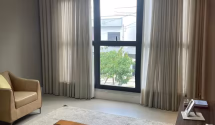 LINDA Casa no Condomínio Bella Cittá Fazenda Rodeio sobrado para venda tem 202 m² com 4 suítes