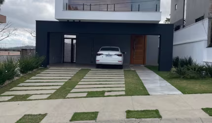 ÓTIMO Sobrado no Condomínio Bella Cittá Fazenda Rodeio para venda com 200 m² com 3 suítes