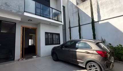 LINDO sobrado para venda com 150 m² com 3 quartos sendo 1 suíte em Villa Di Cesar