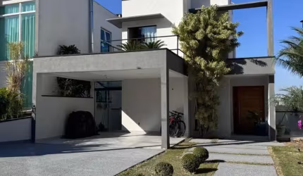 ÓTIMO Sobrado no Condomínio Bella Cittá Fazenda Rodeio para venda com 205 m² com 3 suítes