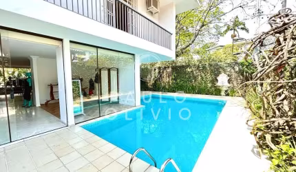 Mansão de luxo no Pacaembu: 5 quartos, 5 suítes, 5 salas, 11 banheiros, 6 garagens, 600m2 de área. Venda em São Paulo-SP.