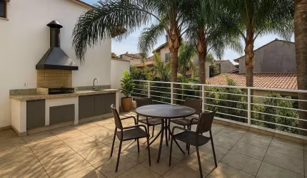 Casa Geminada Triplex em Condomínio na Vila Ipojuca