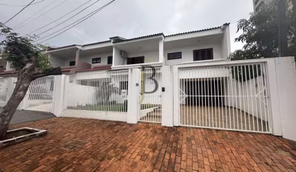 Sobrado 4 dormitórios próximo ao Shopping JL