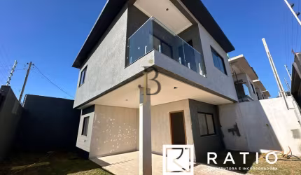 Sobrado com 3 dormitórios proximo à Univel