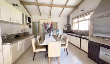 Casa com 3 quartos à venda na Rua Francisco de Azevedo Macedo, 587, Vila Solene, Campo Largo por R$ 1.550.000