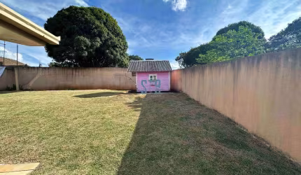 Casa com 3 quartos à venda na Rua Francisco de Azevedo Macedo, 587, Vila Solene, Campo Largo por R$ 1.550.000