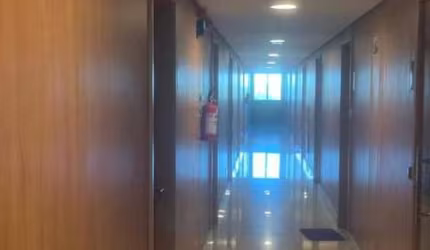 Sala Comercial para Venda em Lauro de Freitas, Centro, 1 banheiro, 1 vaga