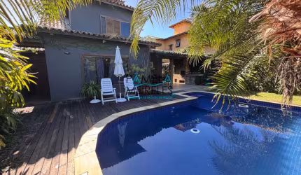 Linda casa 4 quartos em localização nobre de Búzios à venda