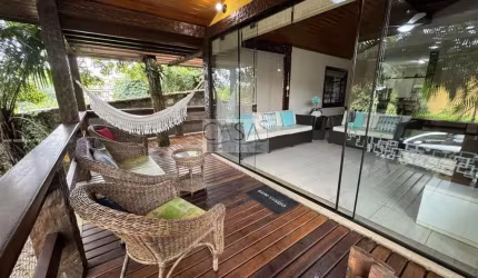 Casa 4 quartos  4 suítes 100m da praia da Ferradura Armação de Búzios
