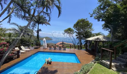 Excelente casa 9 quartos em João Fernandes com vista cinematográfica