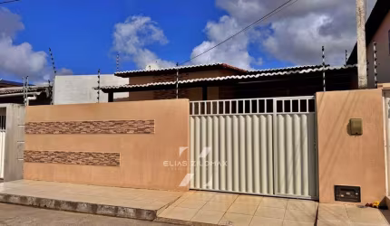 Casa à venda, a 2 minutos do centro de Parnamirim