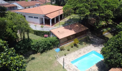 Linda chácara às margens do Rio Paraíba