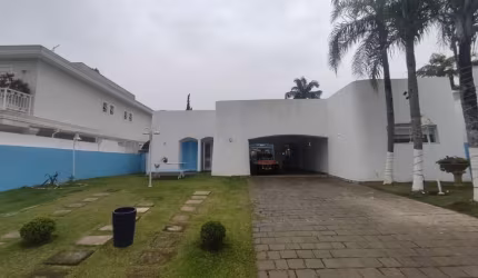 Linda casa em um dos condomínios mais famoso do litoral sul paulista!