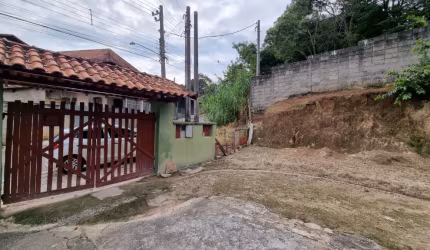 CHACARA A VENDA NO CENTRO DA CIDADE - SANTA BRANCA