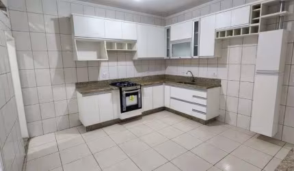Sobrado para venda tem 120 metros quadrados com 3 quartos em Jardim Cachoeira - São Paulo - SP