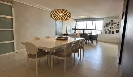 Apartamento no Bairro Miramar, 01 por andar, 04 suítes, 04 vagas garagem