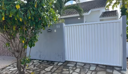 Linda casa em Gramame com 53m2 e um lindo jardim.