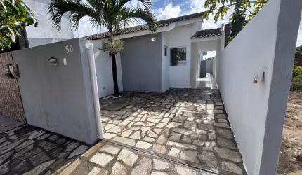 Linda casa em Gramame com 53m2 e um lindo jardim.