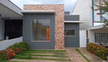 Casa com 3 Dormitórios em Condomínio