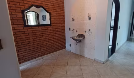 Casa Térrea com 4 Dormitórios