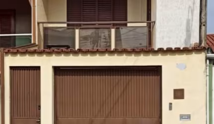 Casa sobrado com 3 Dormitórios