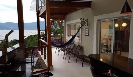 Casa à venda em São Sebastião/SP