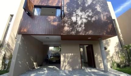 Casa em Condomínio em Camburi, São Sebastião/SP