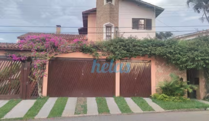 LINDA CASA À VENDA DE 350 m², 04 DORMITÓRIOS, SENDO 02 SUÍTES, ÁREA DE CHURRASQUEIRA E PISCINA POR R$ 1.500.000,00 EM ATIBAIA!