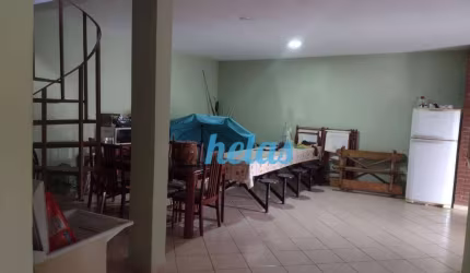 CASA COM 3 DORMITÓRIOS COM 400 m2 POR R$2.500.000,00 NO BAIRRO PARAISO DE IGARATÁ