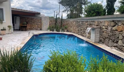 CASA À VENDA COM 3 DORMITÓRIOS, 398 m² POR R$ 1.500.000,00, NO BAIRRO VILA PETRÓPOLIS - ATIBAIA / SP.