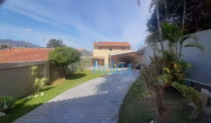 Casa com 4 dormitórios, 256 m² - venda por R$ 1.100.000,00 ou aluguel por R$ 7.146,00/mês - Jardim do Lago - Atibaia/SP