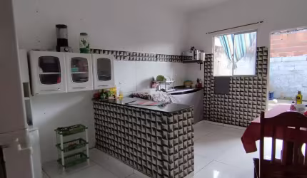 Casa bem localizada em Arrozal