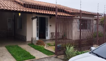 CASA AMPLA EM ÁREA NOBRE DE VOLTA REDONDA