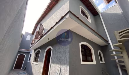 Sobrado à venda no Jardim Itrapoan em Santo André, com 118m².