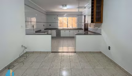 Sobrado a venda no Jardim Las Vegas em Santo André, com 193m²