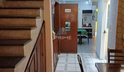 Sobrado a venda no Parque Industriário em Santo André, com 166m².