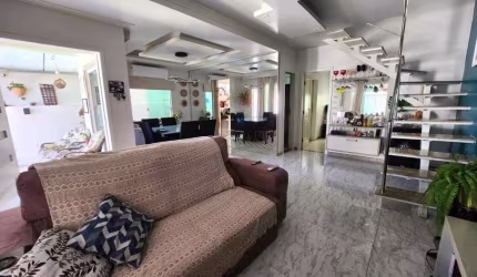CASA PROXIMO A VILAS DO ATLANTICO OPORTUNIDADE