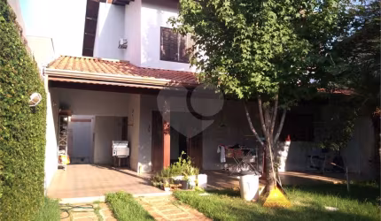 Sobrado com 4 quartos à venda em Jardim Regina - SP