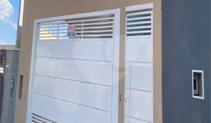 Casa com 2 quartos à venda em Parque Residencial Sabiás - SP