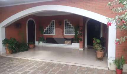 Casa térrea com 5 quartos à venda em Jardim Dom Bosco - SP