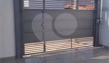 Casa térrea com 2 quartos à venda em Jardim Nair Maria - SP