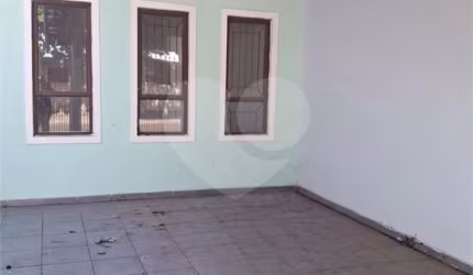 Casa com 3 quartos à venda em Vila Brizzola - SP