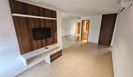 Apartamento com 2 quartos à venda ou para locação em Centro - SP