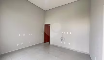Condomínio com 3 quartos para locação em Parque Residencial Indaiá - SP